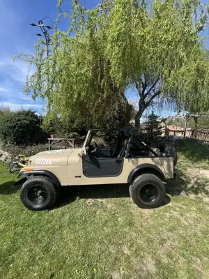Jeep CJ-7