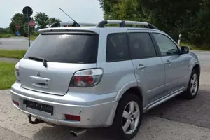 Mitsubishi Outlander 2.4 Intense LPG Bild 4