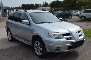 Mitsubishi Outlander 2.4 Intense LPG Bild 3