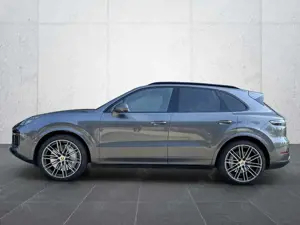 Porsche Cayenne Turbo PANO Burmester Soft-Close Bild 2