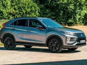 Mitsubishi Eclipse Cross Active+ 4WD Line Assist 360Kamera Distronik Winter