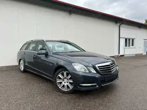 Mercedes-Benz E 250 CDI T-Modell Avantgarde *NAVI*LED*AHK*