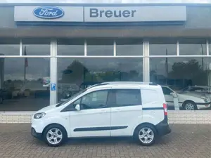Ford Transit Courier Kombi Trend, AHK