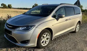 Chrysler Pacifica Touring L