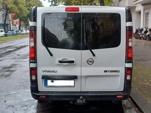 Opel Vivaro B 1,6 Kombi, L1H1, 9 Si, AHK, unfallfrei Bild 2