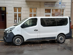 Opel Vivaro B 1,6 Kombi, L1H1, 9 Si, AHK, unfallfrei Bild 3