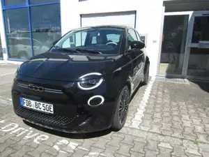 Fiat 500e 42kWh la Prima (by Bocelli)