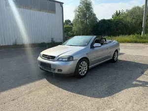 Opel Astra 2.2 16V Bild 5