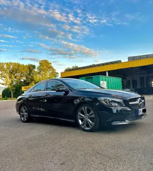 Mercedes-Benz CLA 200 d 7G-DCT Urban Bild 4