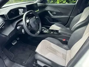 Peugeot 2008 e- GT Pack ACC*Nav*Kamera*SHZ*Klilma Bild 5