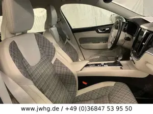 Volvo XC60 IntelliSafe-Paket Pro StndHz Kam 4xSiHz 20" Bild 3