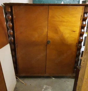 Wohnzimmerschrank Kleiderschrank mit Säulen