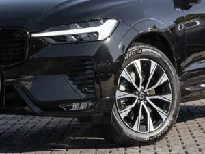 Volvo XC60 Plus Dark AWD Bild 3