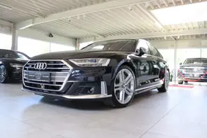 Audi S8 4.0 TFSI quattro*Keramik*Kühlbox*BO