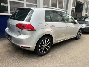 Volkswagen Golf Lounge BMT DSG 105000KM Motoschaden ! Bild 3
