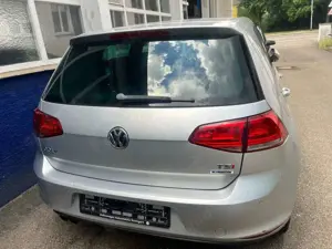 Volkswagen Golf Lounge BMT DSG 105000KM Motoschaden ! Bild 4