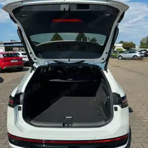 Volkswagen Passat Variant 2.0 TDI R-Line Black Style Bild 4