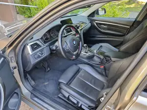 BMW 320 320d Touring xDrive Aut. Sport Line Bild 4