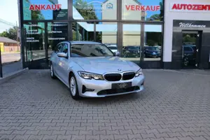 BMW 318 d Touring Advantage AHK Navi PDC Klima LED