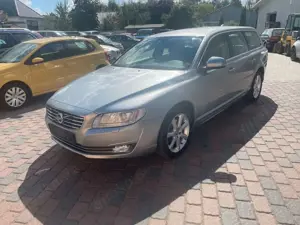 Volvo V70 D3 Kombi Momentum NAVI, PDC, Leder