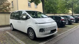 Hyundai STARIA 2.2 CRDi Trend ++ neuwertig ++ 9 Sitzer ++ Bild 1