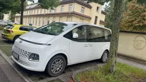 Hyundai STARIA 2.2 CRDi Trend ++ neuwertig ++ 9 Sitzer ++ Bild 2