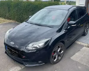 Ford Focus Focus 2.0 EcoBoost ST mit Leder-Sport-Paket