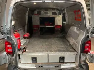 Volkswagen T6 Transporter Lang 2.0 TDI 4-Motion DSG 150 PS Bild 2