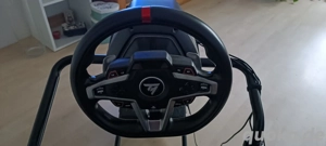Rennstuhl mit Thrustmaster Lenkrad und Pedalen Bild 5