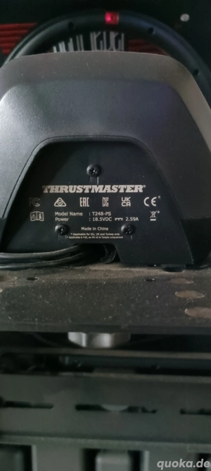 Rennstuhl mit Thrustmaster Lenkrad und Pedalen Bild 8