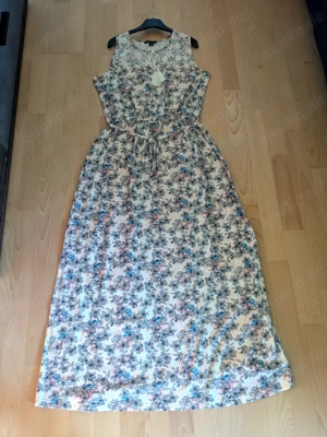 Hellbeiges langes Sommerkleid