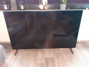 Verkaufe gut erhaltenen 65-Zoll Fernseher