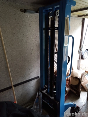 Hochhubwagen 3m, 1 to, manuell, sehr robust mit 320 kg Leergewicht, neuwertig Bild 3