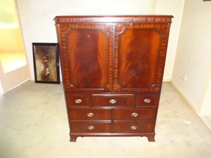 TV   Vitrinenschrank, engl. Style, Fernsehfach, 2 türig, B 100 cm