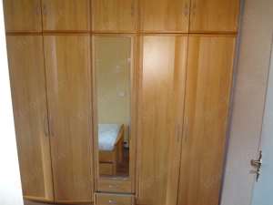 2 Kleiderschränke, Holzdecor, mit Aufsatz, B 235 cm, H 240 cm