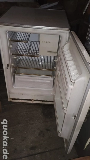 Bosch Retrokühlschrank abzugeben