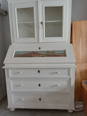 Antiker Sekretär, weiß mit bemalter Schreibklappe (Landschaftsmotiv)