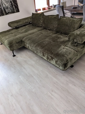 Modernes Ecksofa in Samtoptik   Komfort & Stil für Ihr Zuhause