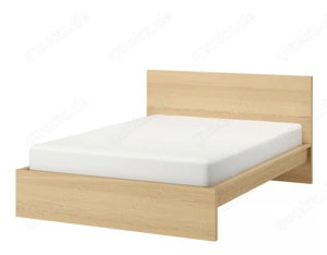 In Steglitz: Malm Bett 140er mit noch echtem Birkenholz Furnier