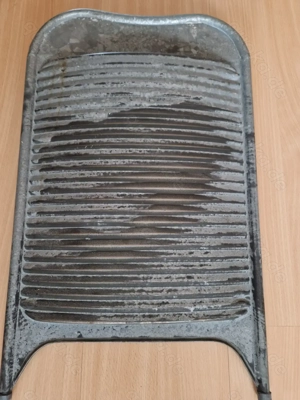 Omas Waschmaschine, Waschbrett