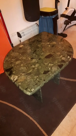 Wohnzimmertisch mit Marmorplatte, höhenverstellbar