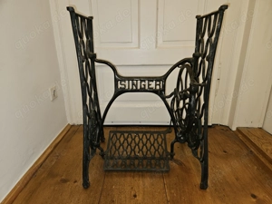 Antik! Schönes, massives SINGER Nähmaschinengestell Gussgestell verziert ca. 1900 TOP!