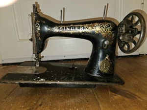 Antik! Schöne SINGER Nähmaschine Deko!