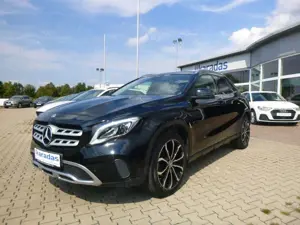 Mercedes-Benz GLA 200 AHK/LED/PANO/NAVI/Kamera