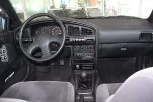 Hyundai Lantra 1.5 GLS i   elektr. Glasdach, 1.Hand ! Bild 5