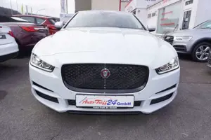 Jaguar XE 25T Portfolio *nur 8.300KM*1.Hand*TOP Ausst. Bild 2