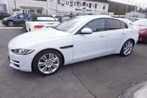 Jaguar XE 25T Portfolio *nur 8.300KM*1.Hand*TOP Ausst. Bild 5