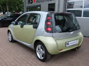 smart forFour Brabus sportstyle edition 1.5 1.Hd*SHZ Bild 4