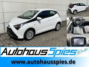 Toyota Aygo 1.0 x-Play 1.Hand RKam Klima Tmat Shz CarPlay AndA