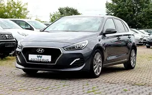 Hyundai i30 1.4 T-GDI /SHEFT/RCAM/BT/AHK/NAVI/KLIMA/
